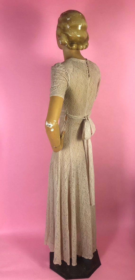 1930s 1940s Pale Shell Pink Lace Gown with Tie Ba… - image 9