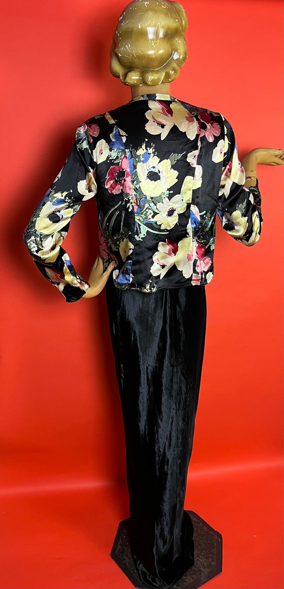 1930s Floral Satin Jacket with Hard Plastic Buckl… - image 9