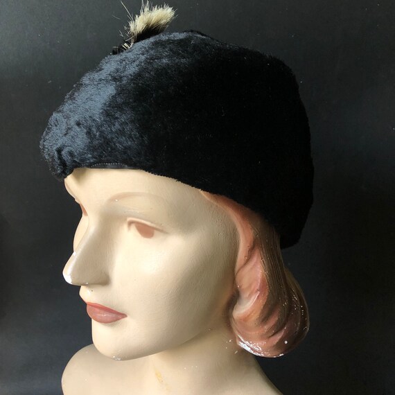 Early 1920s Black Velvet Toque Hat With 
