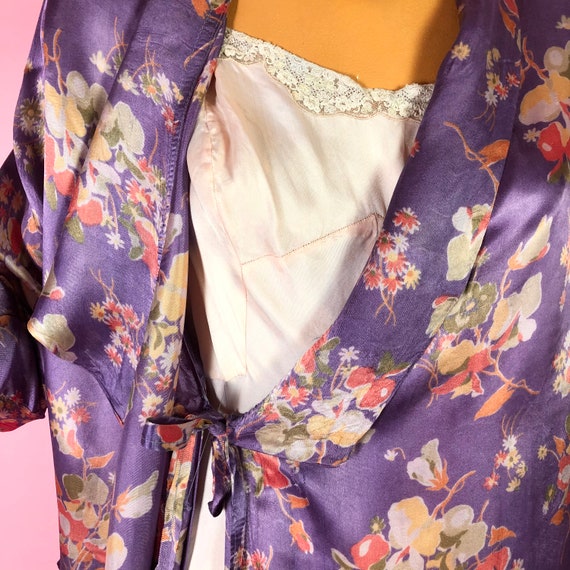 1930s 1940s Lavender Satin Robe with Sweet P… Gem