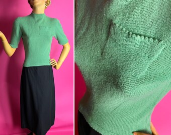 1930s Jade Green Short Sleeved Sweater with Pocket and Scalloped Trim, Buttons at Back of Neck