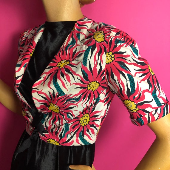 1930s or 1950s Bold Floral Print Bolero Cropped J… - image 8