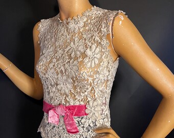 1960s Pale Beige Lace Shell Top with Bright Pink Velvet Bow, Metal Zip Up Back, Semi Sheer, Sleeveless