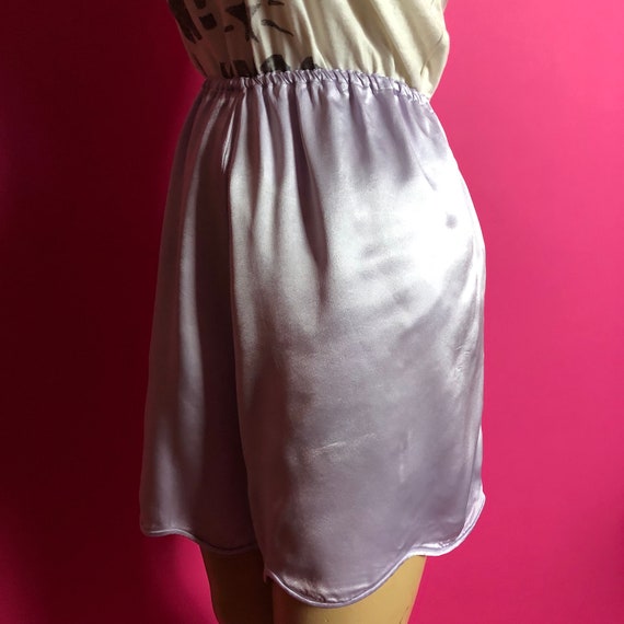 Beautiful 1930s 1940s Lilac Satin Tap Pants Knick… - image 5