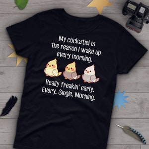 Maglietta divertente con calopsitta, donna, regalo per amanti dei pappagalli, maglietta con uccello carino, maglietta divertente con calopsitta, maglietta con grafica per animali domestici, top, abbigliamento, Reason Morning