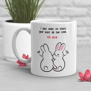 Caneca de café para o Dia dos Namorados, presente fofo de aniversário, amante de coelhos, presente para ela, para ele, toque no seu bumbum, marido, esposa, namorado, namorada, casal