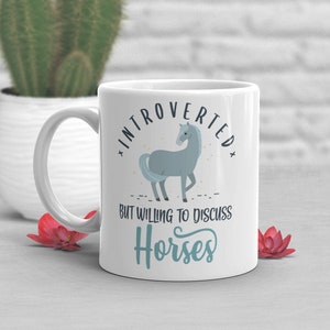 Taza de café con diseño de caballo, regalo para amantes de los caballos, regalo para ella, para él, para inauguración de la casa, cumpleaños, taza de caballo, taza negra, taza de poni, introvertido, introvertido