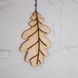 Oak Leaf Decoration, Autumn Home Decor, Inspired by Nature, Thanksgiving Gift, Laser Cut Wood