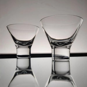 Iittala "Aarne" a pair of hiqh quality cocktail glass by Göran Hongell from Finland