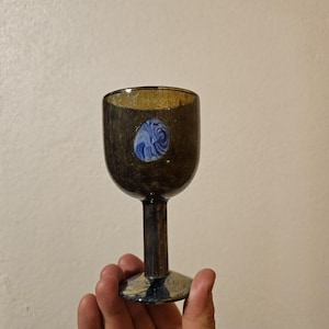 Oiva Toikka art glass - wine glass -  Nuutajarvi Finland