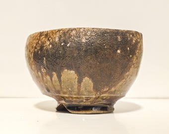 Kaneshige Makoto chawan Bizen ciotola da tè matcha con piede diviso
