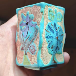 Vaso pequeno de cerâmica Birger Kaipiainen Arabia Finlândia, década de 1940.