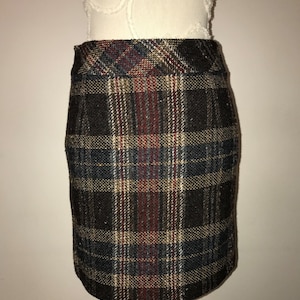 1980&#39;s Checkered Skirt Dark Colors Plaid Vintage Secretary Dark Gray Colorful Tartan Plaid Mini Pencil Warm Smart Casual Size Small S
