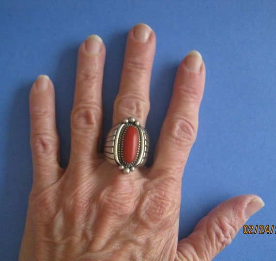 NAVAJO CORAL RING - image 10