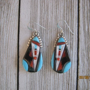 ZUNI EARRINGS-V. QUAM