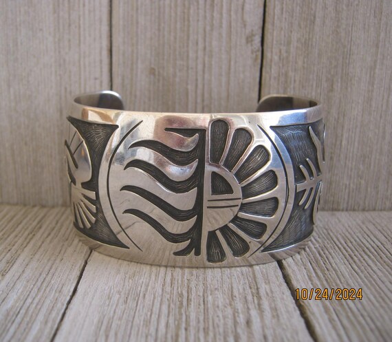 Massive Native American Navajo Signed 3 Honeybee Sterling Silver Bracelet Massive Native American Navajo Signed 3 Honeybee Sterling Silver Bracelet