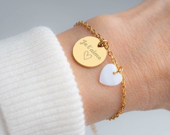 Bracelet personnalisé avec médaille ronde à graver nacre Bracelet femme cadeau personnalisé, cadeau maman, cadeau naissance