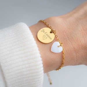 Personalized bracelet with round medal to engrave mother-of-pearl Women's bracelet personalized gift, mom gift, birth gift image 1