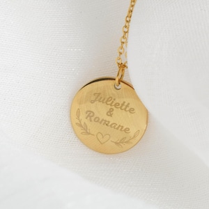 Personalized necklace with engraved medals Gift for Mom, first name Gift for Grandma, Birth Gift, Valentine&#39;s Day
