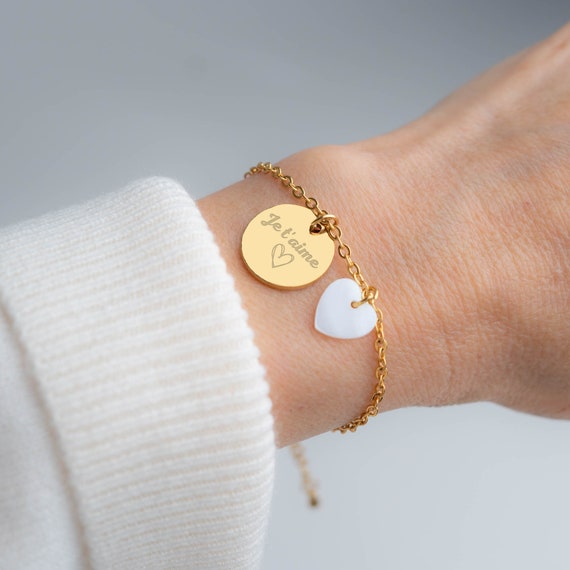 Bracelet personnalisé avec médaille ronde à graver nacre Bracelet femme  cadeau personnalisé, cadeau maman, cadeau naissance -  France