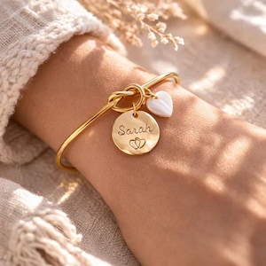 Bracelet jonc noeud avec nacre – Choix cœur, lune ou étoile – Bijou gravé personnalisé Femme, Maman, Mamie