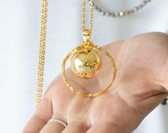 Pregnancy bola, smooth gold steel chain, hammered ring