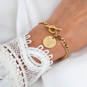 Personalisiertes Kettenarmband mit Medaillen zum Gravieren, Vornamenarmband, Geburtsgeschenk Mama Geschenk Muttertag