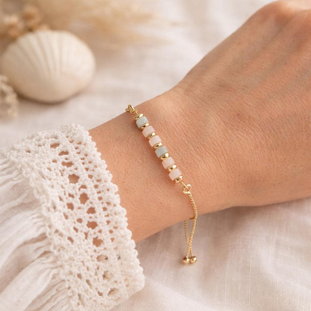 Bracciale Perle Bianche E Cuori Placcato Oro – Elegante E Regolabile, Regalo Per Lei