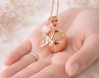 Personalized Pregnancy Bola – Silver, Gold, or Rose Gold Maternity Necklace with Leaf – Freshwater Pearl, Labradorite – Gift for Expectant Mothers