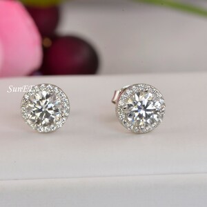 MOOSEA Martini Moissanite Earrings For Women Men, 0.2-4 Ct Round D Color VVS1 Clarity Lab Created Earring 925 Sterling Silver Classic 3