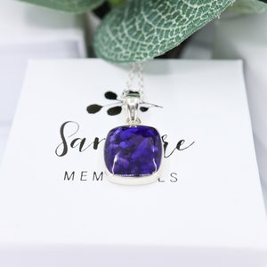 Memorial pendant with 18&quot; Sterling silver Chain. Visit www.samfirememorials.co.uk if using human ashes. For pet remains only.