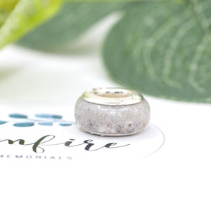 Memorial Bead Charm with Sterling Silver Caps. Visit www.samfirememorials.co.uk if using human ashes. For pet remains only.