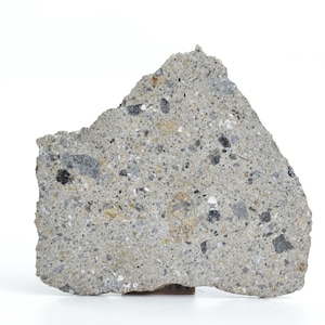 Meteorit NWA 6983 - Eukrit Pmikt - gefunden 2011 in Nordwest-Afrika - ganze Scheibe - 3.5 g