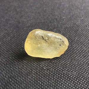Libyan Desert Glass - amazing specimen - individual - Top GEM AAA quality - completely translucent - natural outside texture - 3.8 g