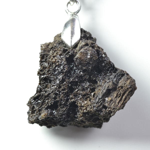 Volcanic Lava Rock Magma necklace - from active Mount Bromo Volcano - East Java - Indonesia - natural - no treatment - rare pendant - 4.9 g