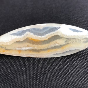 Druzy Agatskiva: Polerad Beige-Vit Kalcedon, Java Indonesien