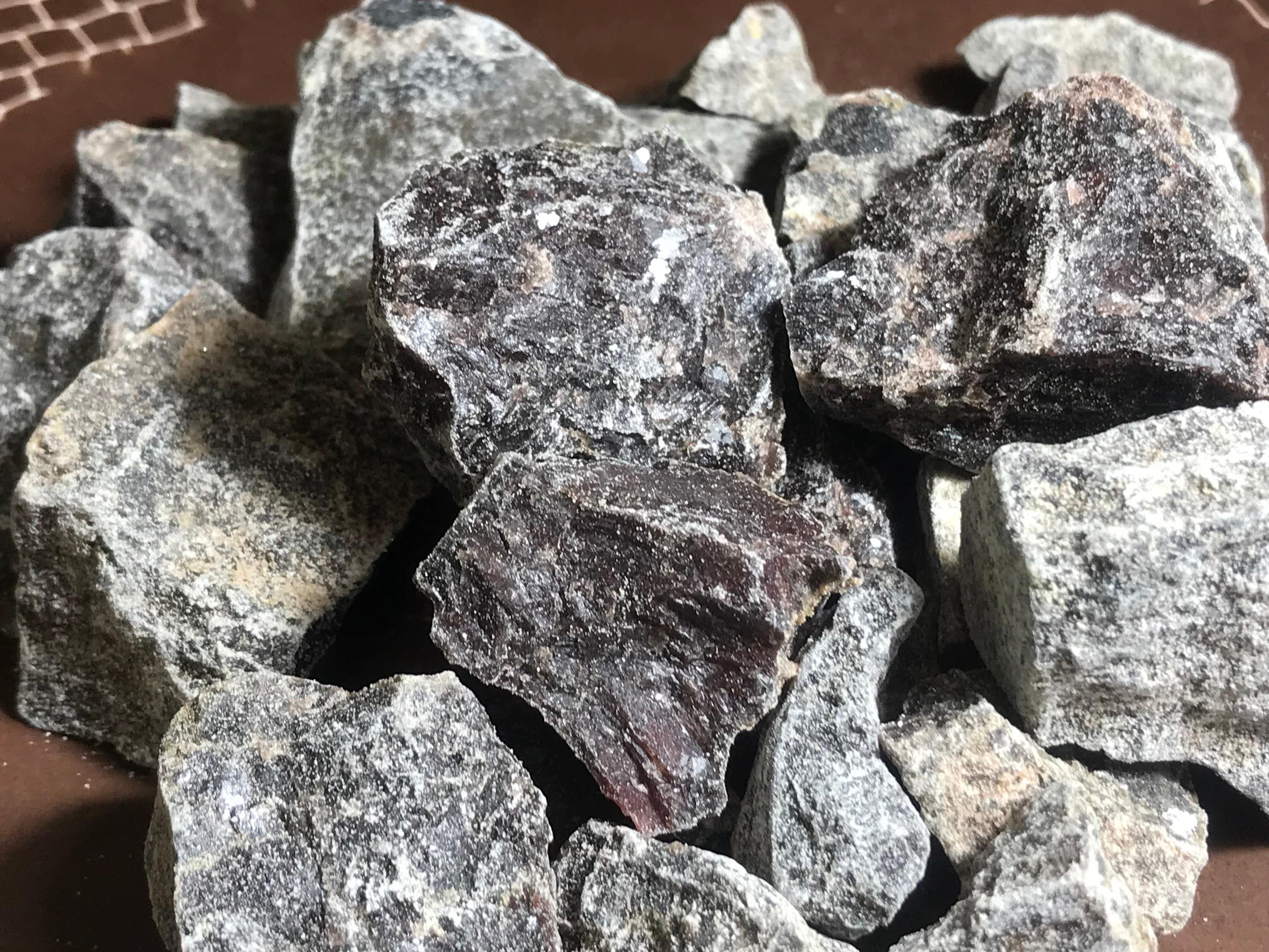 ヒマラヤ黒岩塩: 天然カラナマック、50g - Etsy 日本