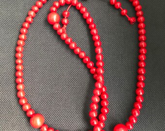 赤珊瑚ネックレス：インドネシアの宝石ジュエリー、磨きビーズ - Etsy 日本