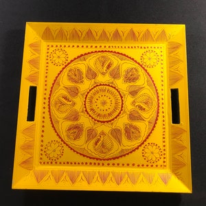 LACQUER ART wooden serving tray or wall decoration - hand made in Pakistan – unique and stylish – carved - natural wood – 400 g - 25.5 cm