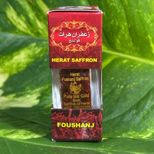 SAFFRON - 0.5 g of pure natural South Asian saffron - Premium high quality - strong and aromatic flavor - dark red colored - spice
