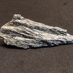 Slate Shale stone from Mürren-Schilthorn - Bernese Oberland - Switzerland - natural - silver-grey colored - decoration - shiny - 10 g