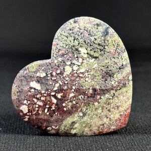 MOSS Agate Indonesia Cabochon - Natural - amazing specimen - multiple colors - mirror polished all sides - amazing - heart shape - 10.9 g