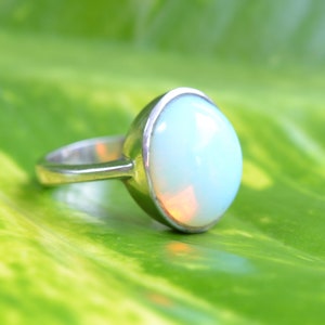 Bague en argent sterling avec opale d&#39;Éthiopie faite main - Taille 6 US