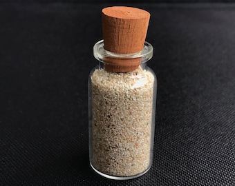 Prov av Fijisand: Qamea Island Beach, samlarburk i glas - 20 g