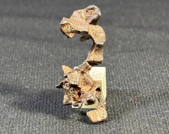 Meteorito de palasita de Imilac: espécimen de esqueleto, hallazgo en el desierto de Atacama (5,4 g)