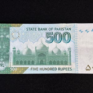 New PAKISTAN 500 Rupees bank note - UNC - in circulation but not used - shipped directly from Islamabad - Pakistan - collectors bank note