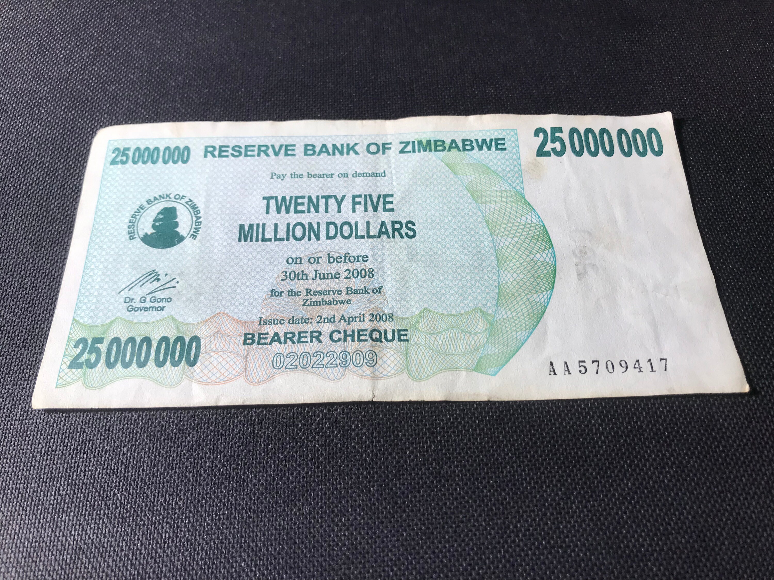 50 timbres Zimbabwe - Trésor du Patrimoine