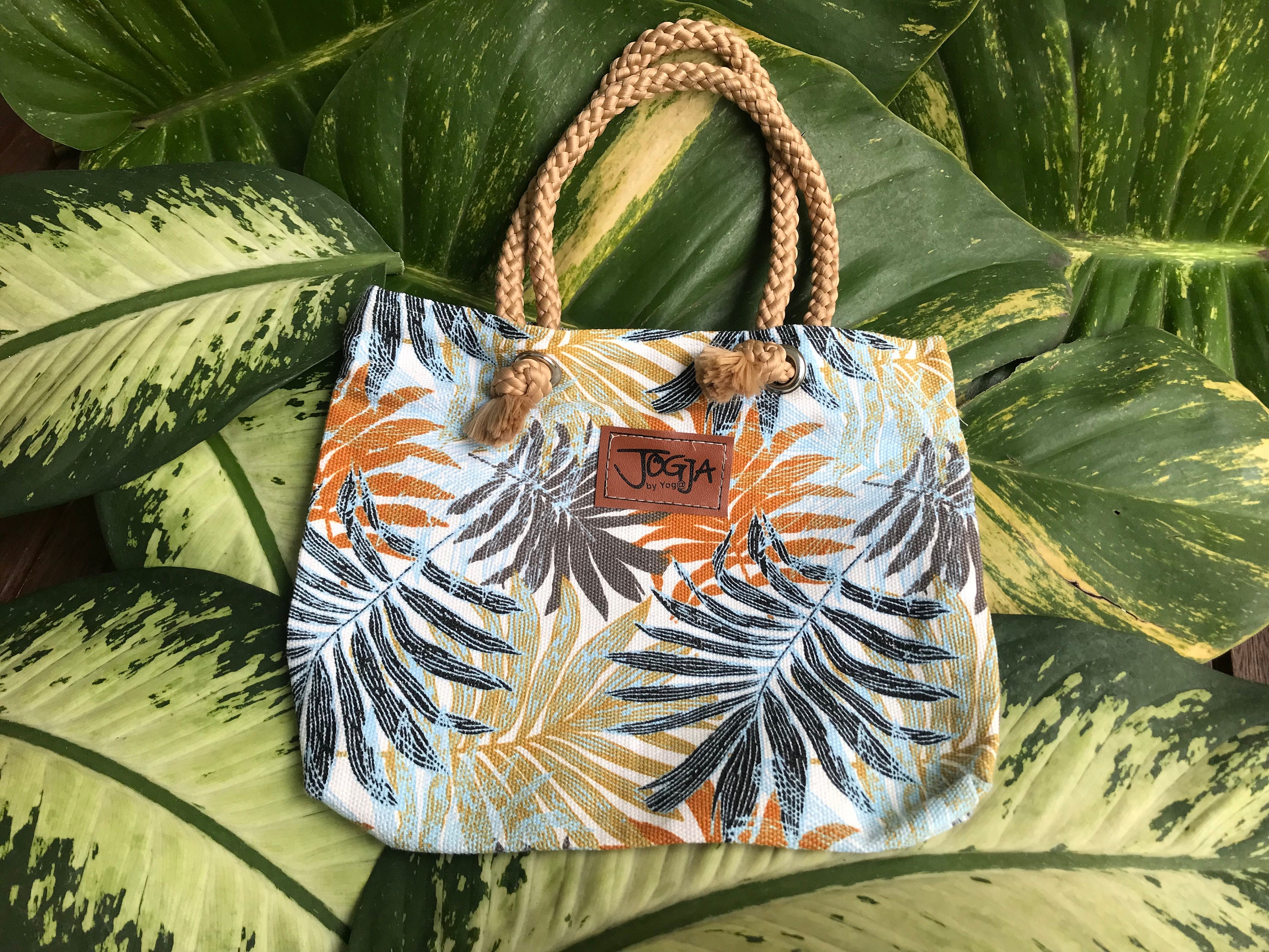 インドネシアバティック　肩掛け　A4バッグ ハンドメイド インドネシアバティックzip ショルダーバッグ | lalasenorita