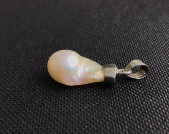 PEARL pendant - natural pearl - silver mounted in 925 sterling silver - from Lombok - Indonesia - unique and amazing pendant - 3.7 g