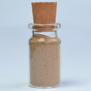 OMAN sand sample - self collected 2018 - natural sand sample - rare sample - no treatment - in glass jar - net weight 12.2 g